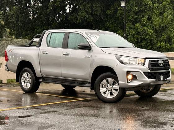 TOYOTA HILUX 2.8 SR 4X4 CD 16V DIESEL 4P AUTOMÁTICO